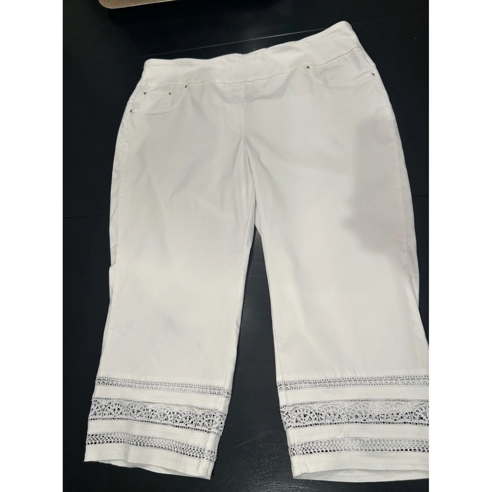 Ruby Rd White Capri Pants White 20W Slimming Contour Waist Lace Detail Tencel